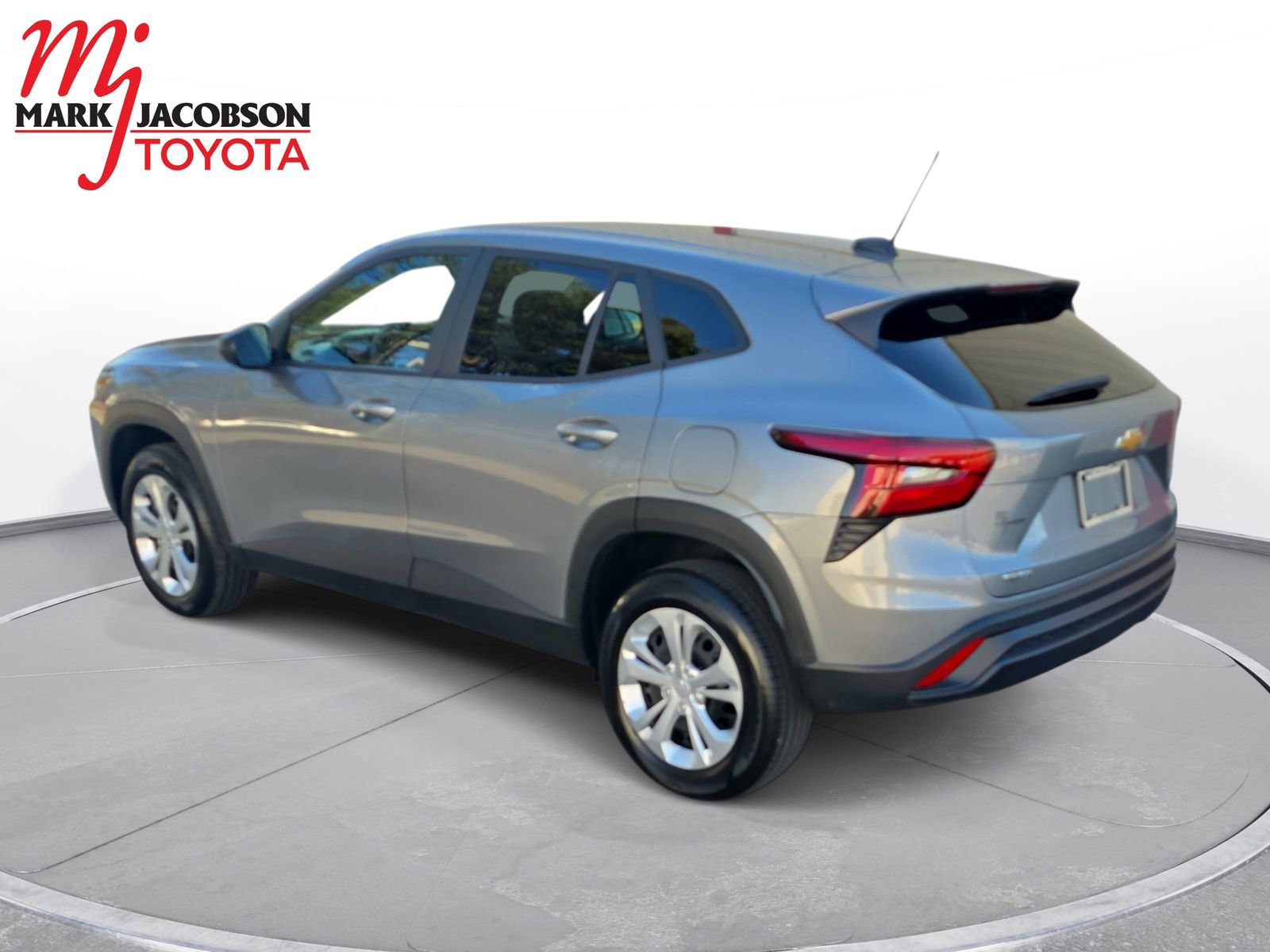 Used 2025 Chevrolet Trax LS w/ Driver Confidence Package image 13