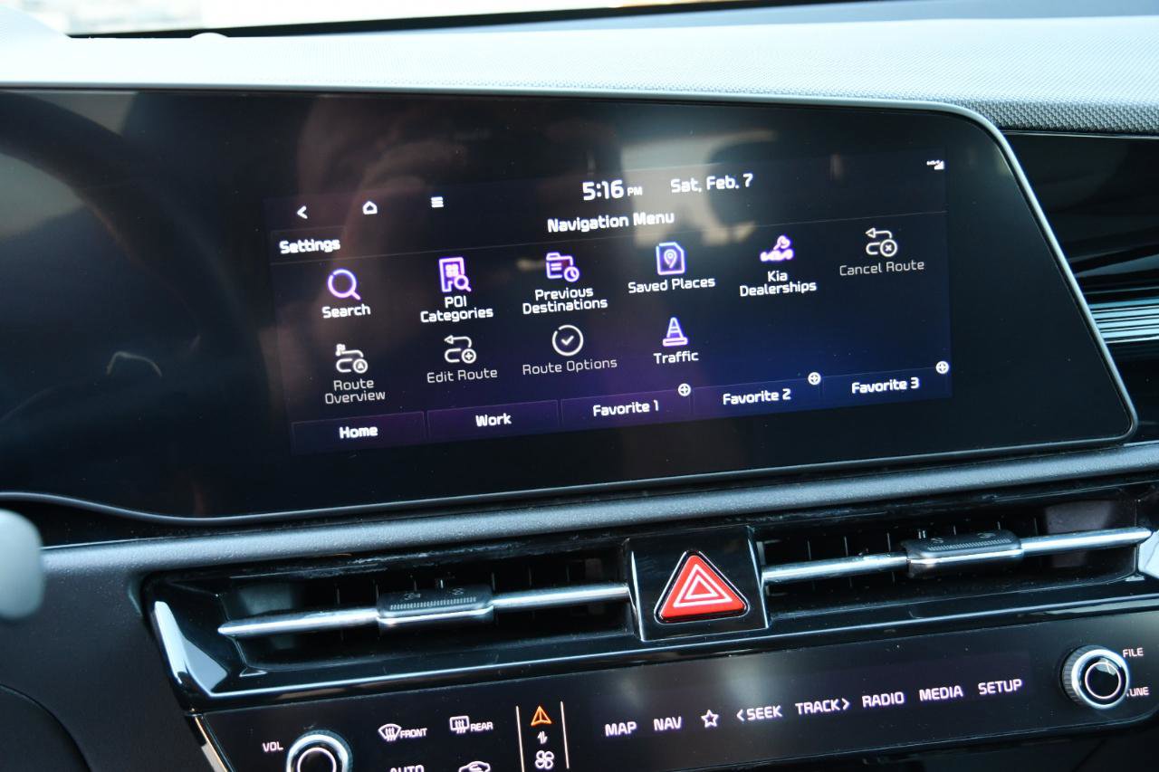 Used 2023 Kia Niro EX Touring image 13