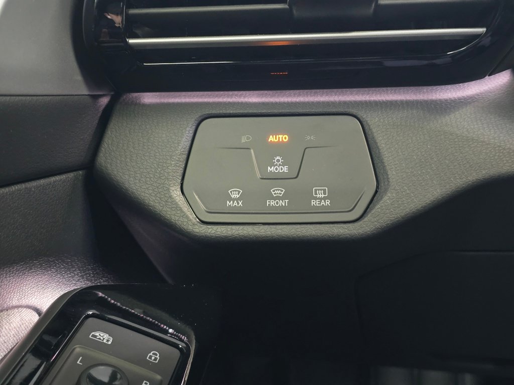 New 2026 Volkswagen ID.4 Pro AWD/4WD image 21