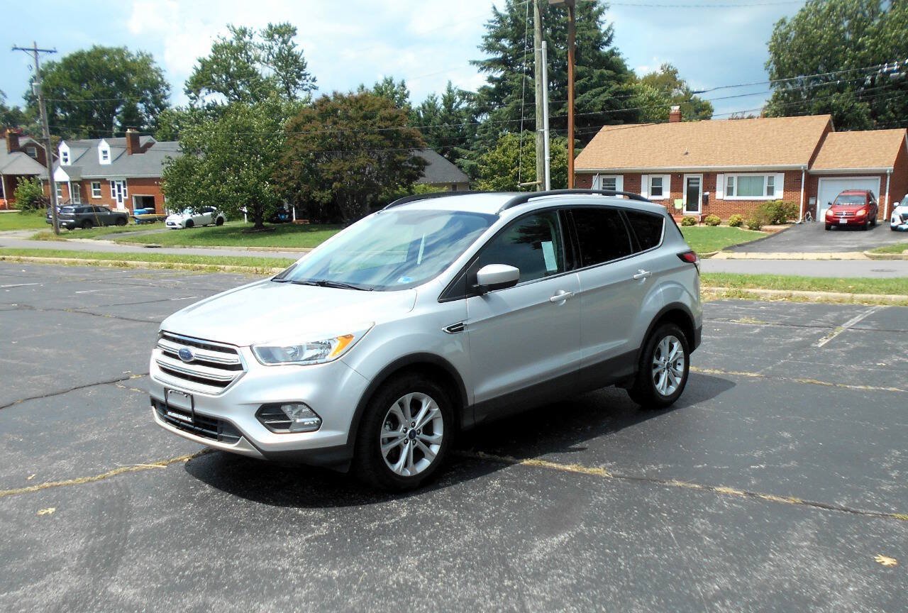 Used 2018 Ford Escape SE w/ SE Sync 3 Package FWD image 2
