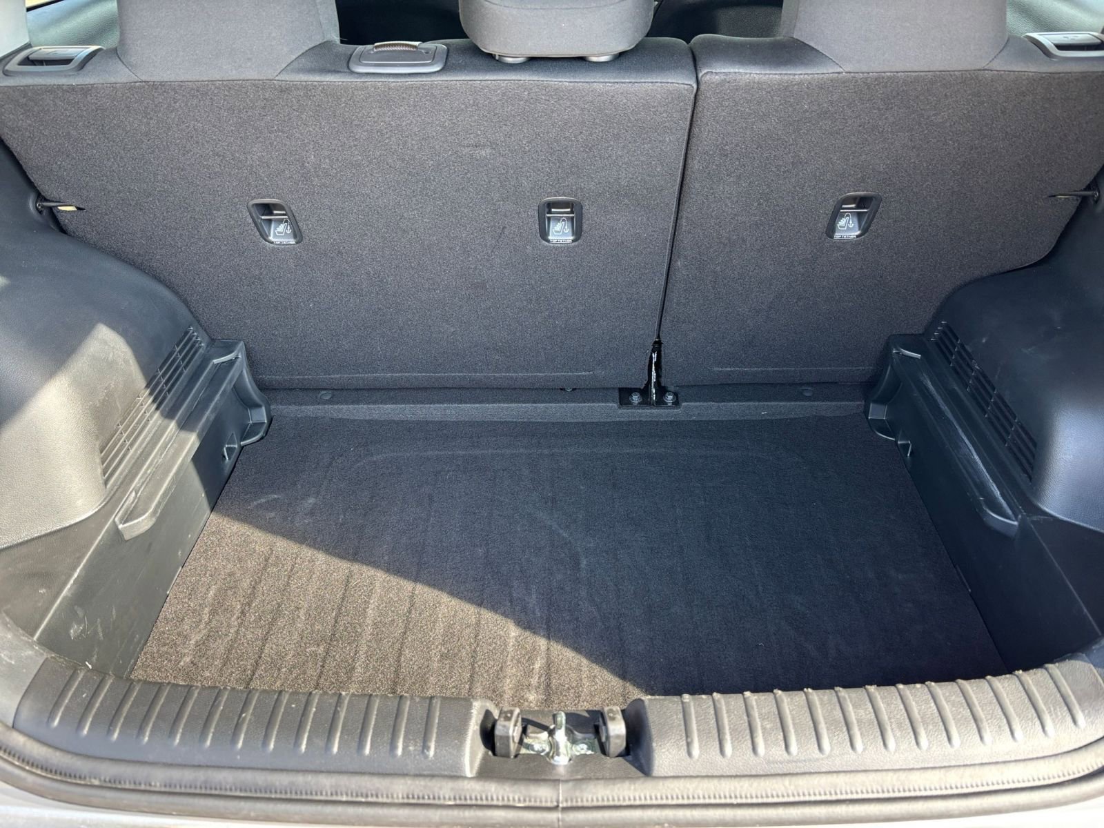 Used 2025 Kia Soul LX w/ LX Technology Package image 29