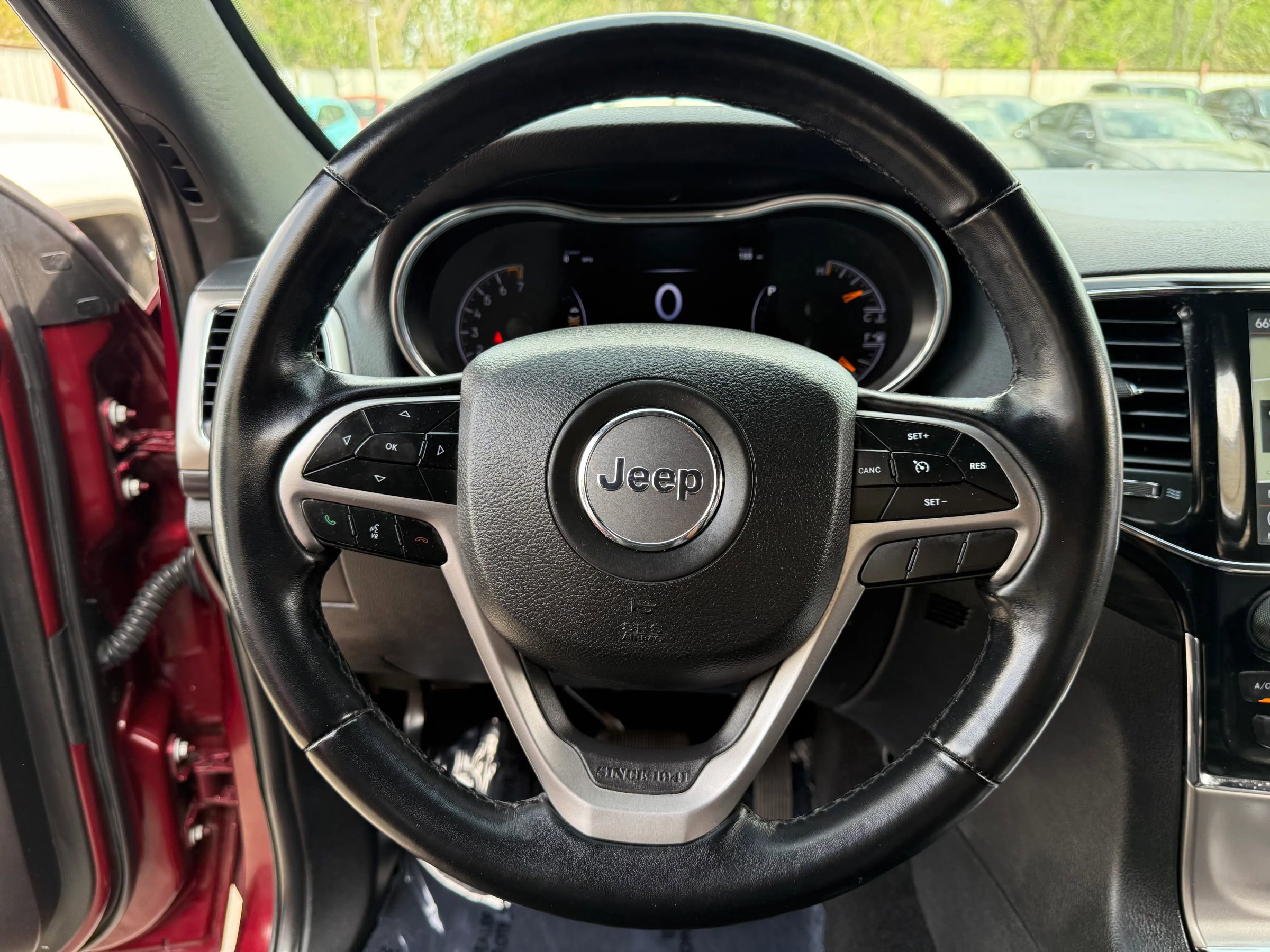 Used 2021 Jeep Grand Cherokee Laredo X AWD/4WD image 18