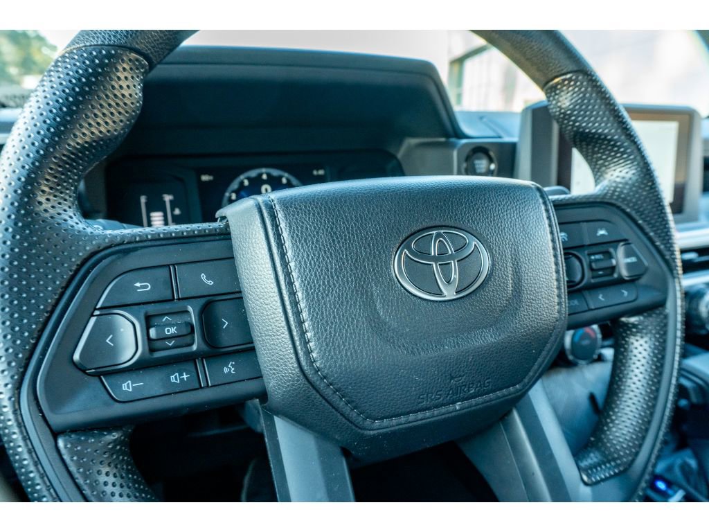 Certified 2025 Toyota Tacoma SR5 AWD/4WD image 27