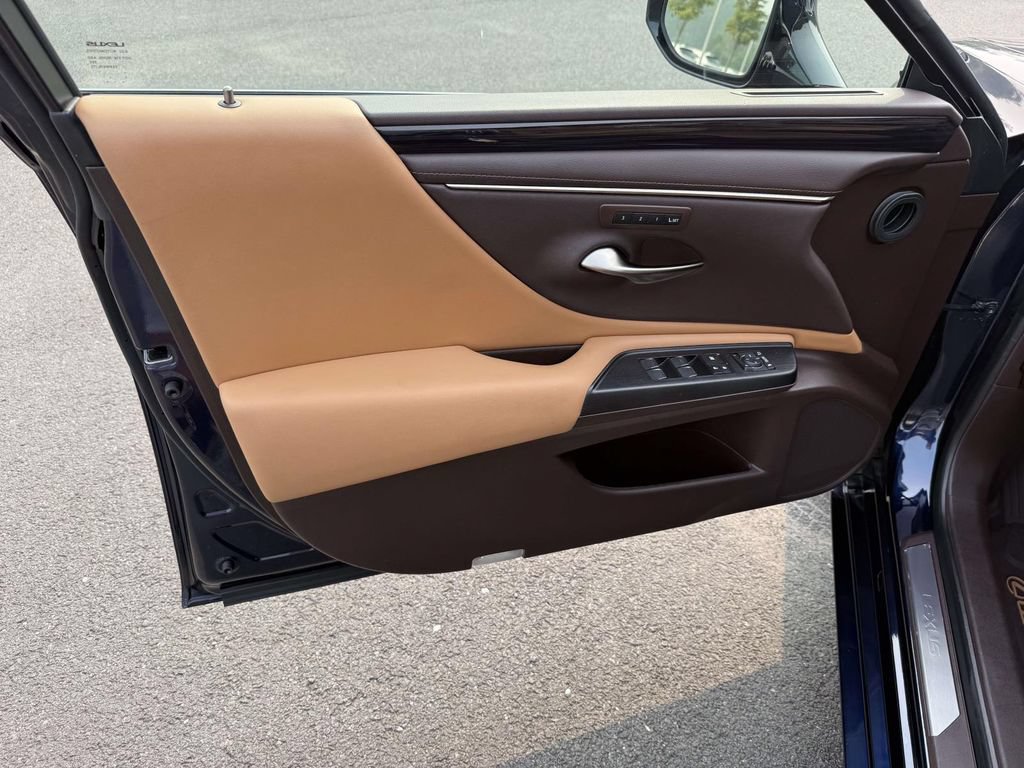 Used 2021 Lexus ES 350 w/ Premium Package FWD image 12