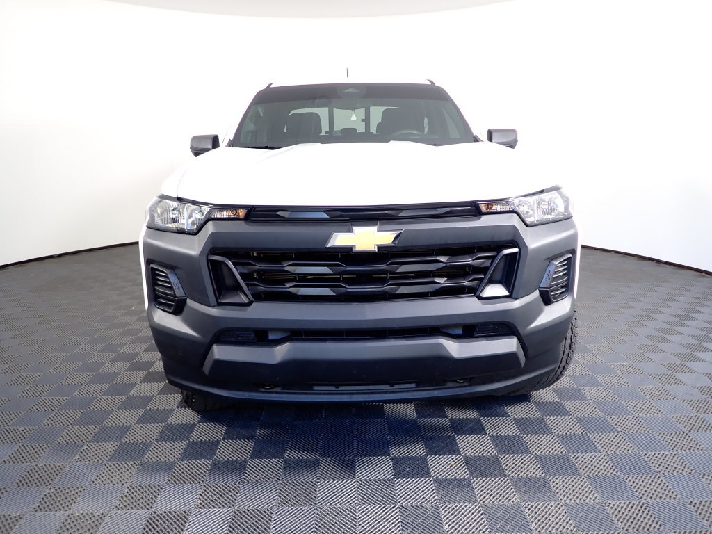 Used 2025 Chevrolet Colorado W/T AWD/4WD image 9