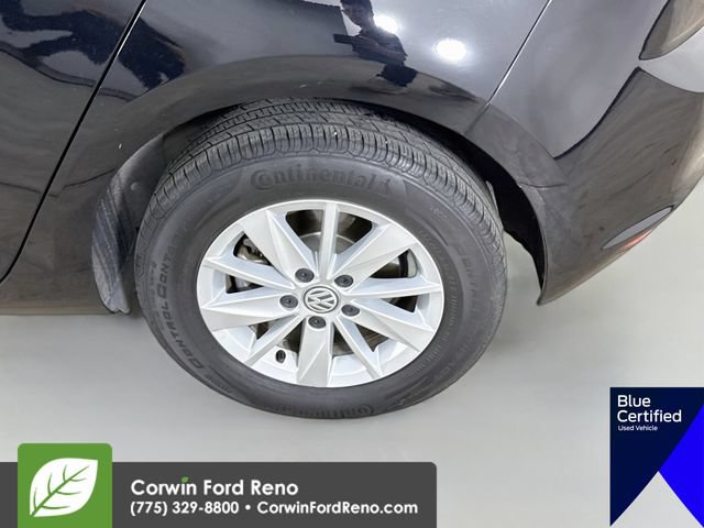 Used 2017 Volkswagen Golf S FWD image 31