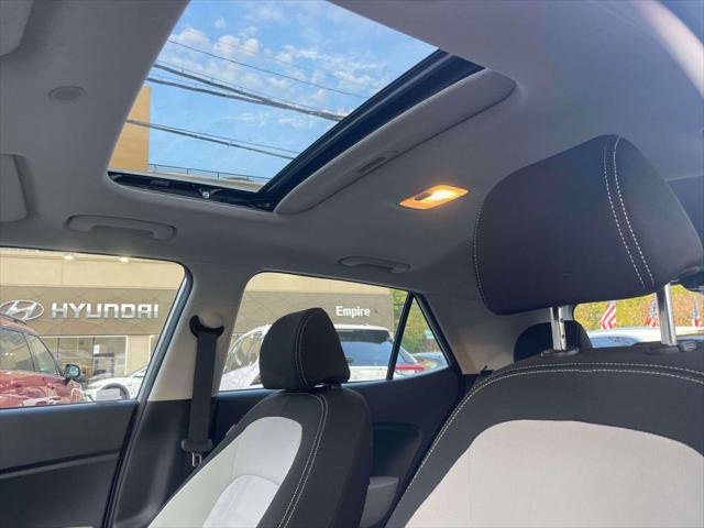 Certified 2024 Hyundai Venue SEL FWD image 18