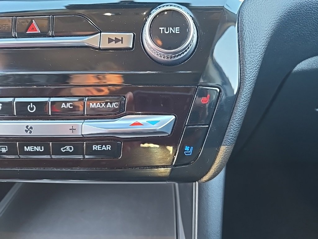 Used 2024 Ford Explorer Limited image 33