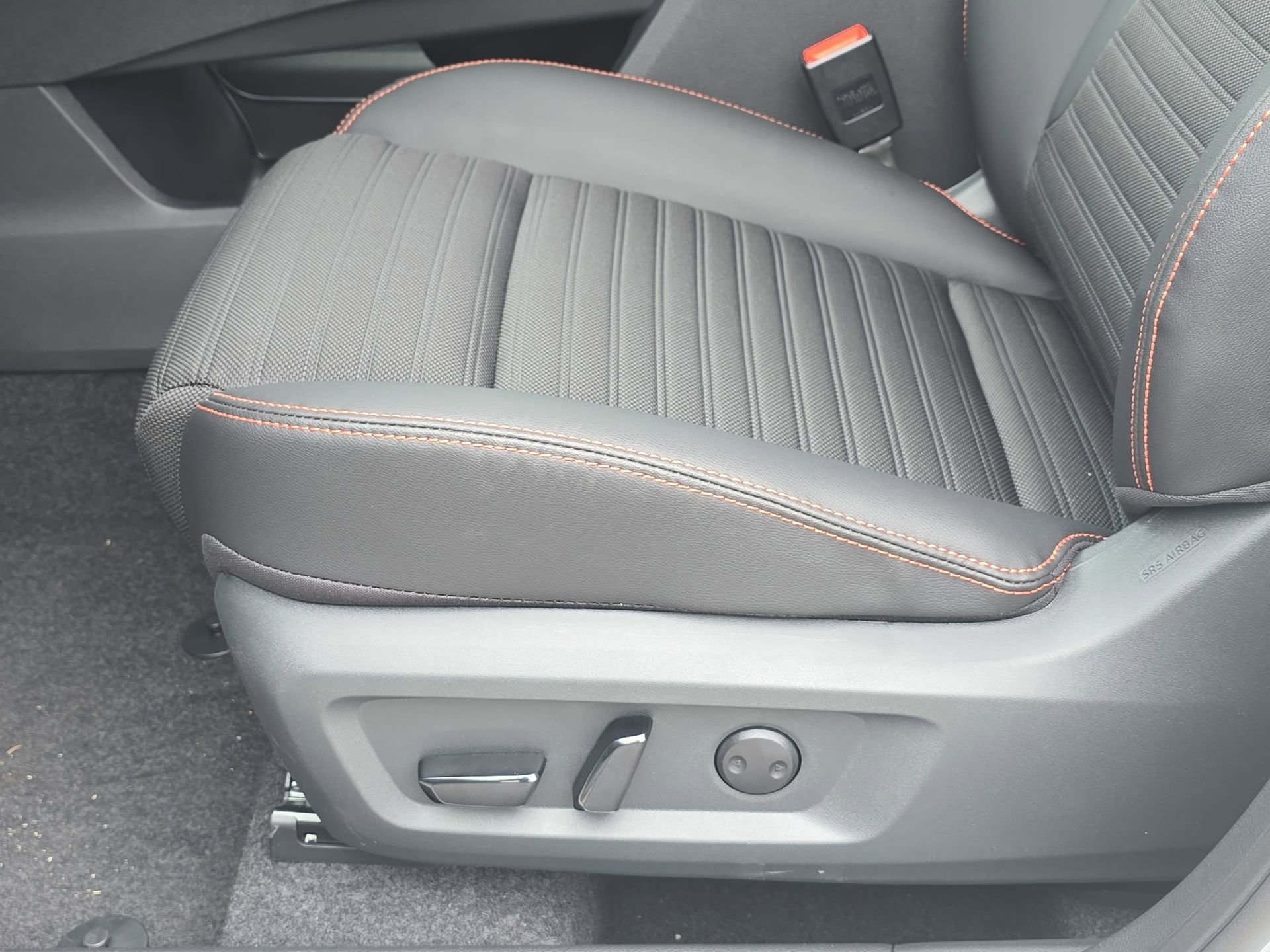 New 2026 Nissan Rogue SV AWD/4WD image 28