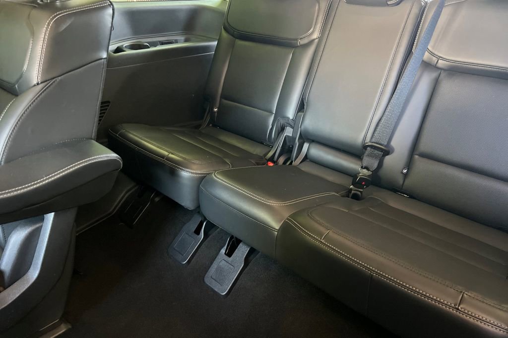 Used 2025 Ford Expedition Platinum image 17