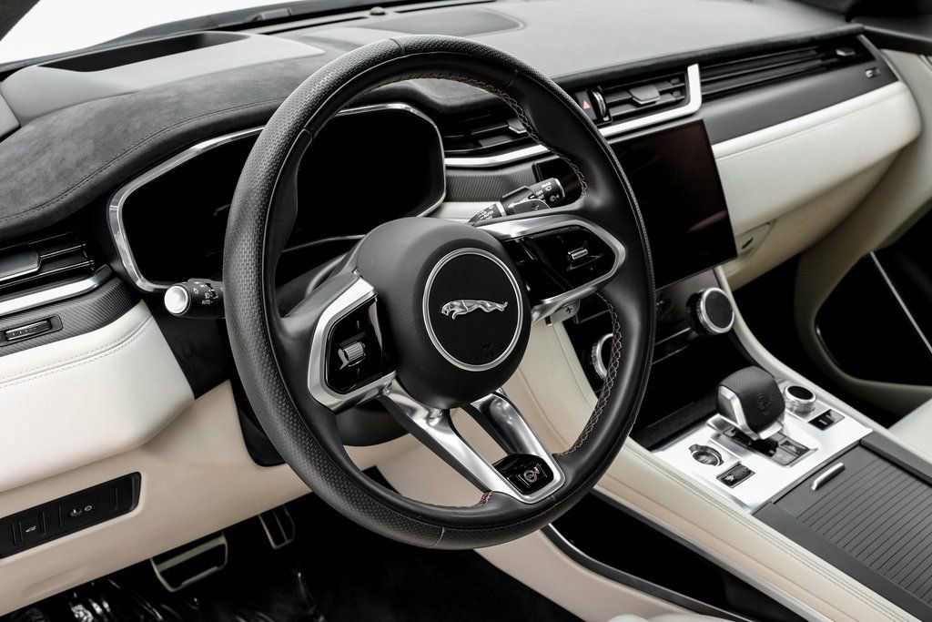 Used 2023 Jaguar F-PACE SVR image 13