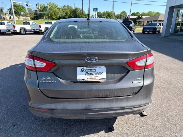 Used 2016 Ford Fusion SE w/ Equipment Group 202A FWD image 9