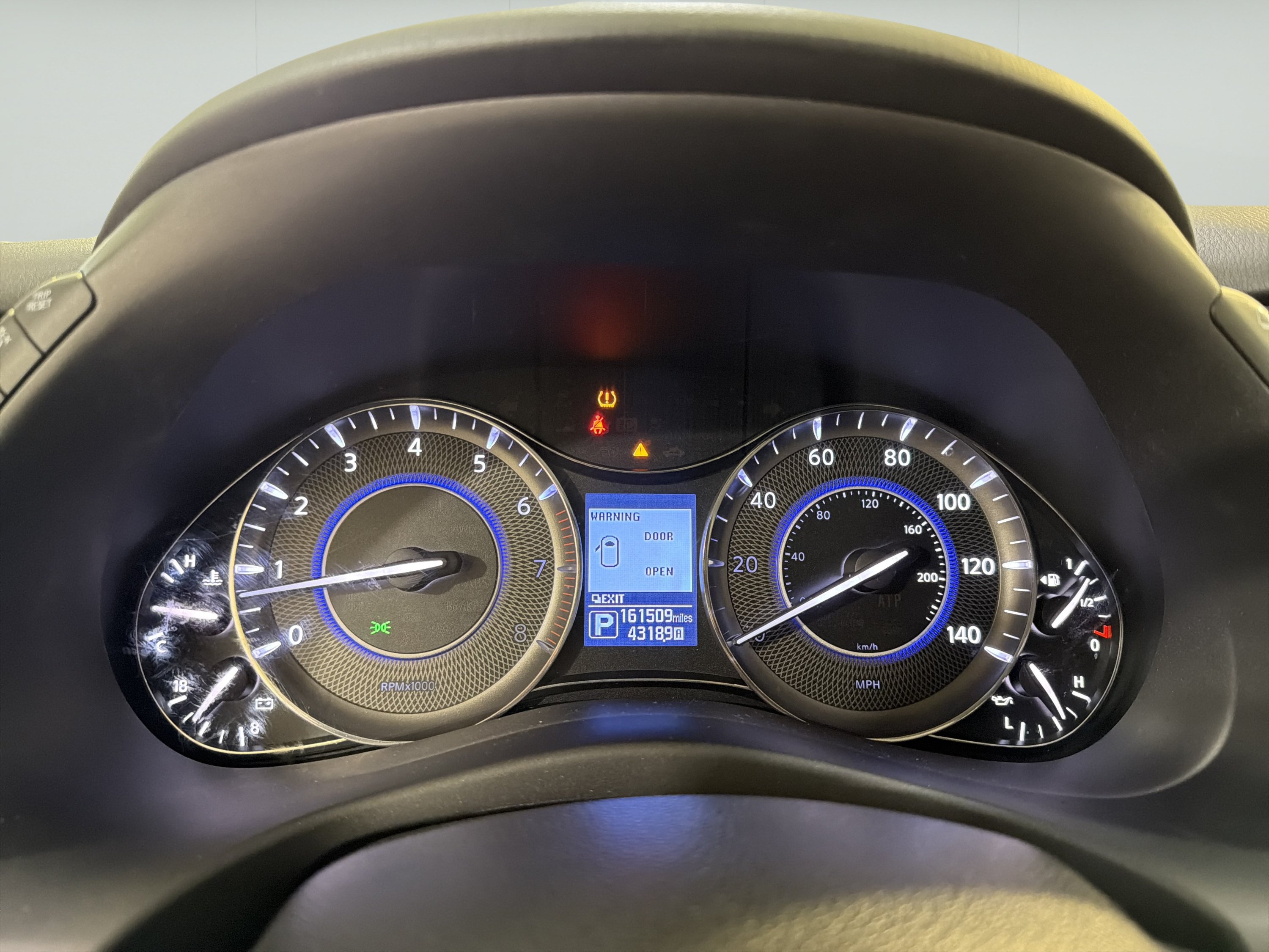 Used 2017 INFINITI QX80 2WD w/ Driver Assistance Package image 18