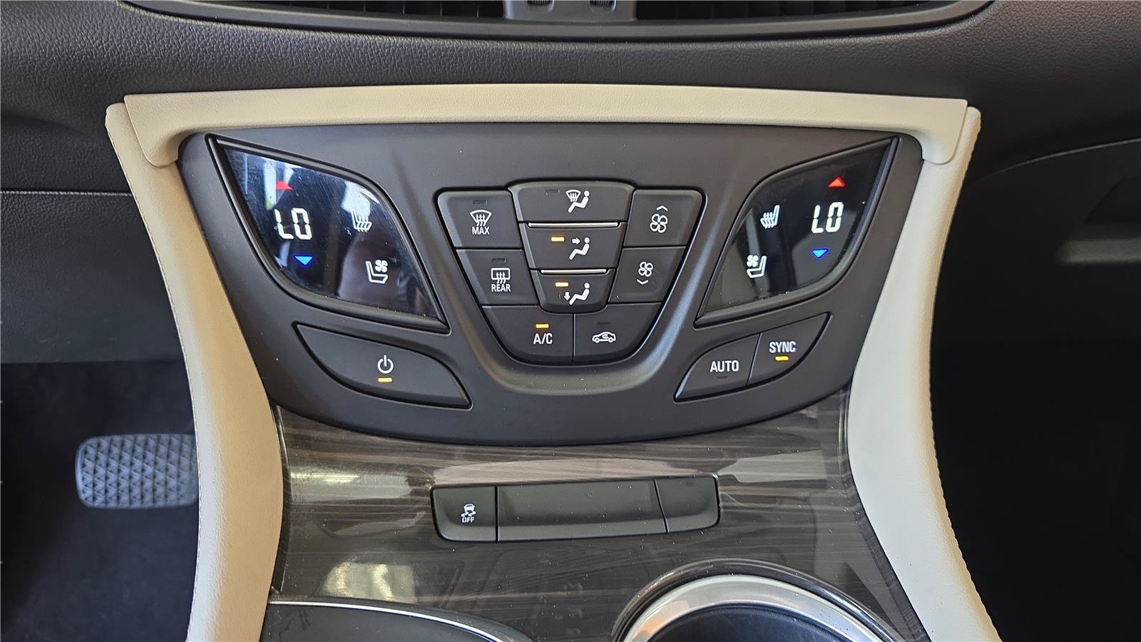 Used 2020 Buick Envision Premium w/ Driver Confidence Package AWD/4WD image 21