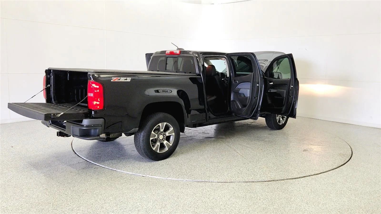 Used 2017 Chevrolet Colorado Z71 image 12