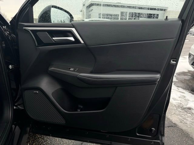 Used 2025 Mitsubishi Outlander Trail Edition image 15