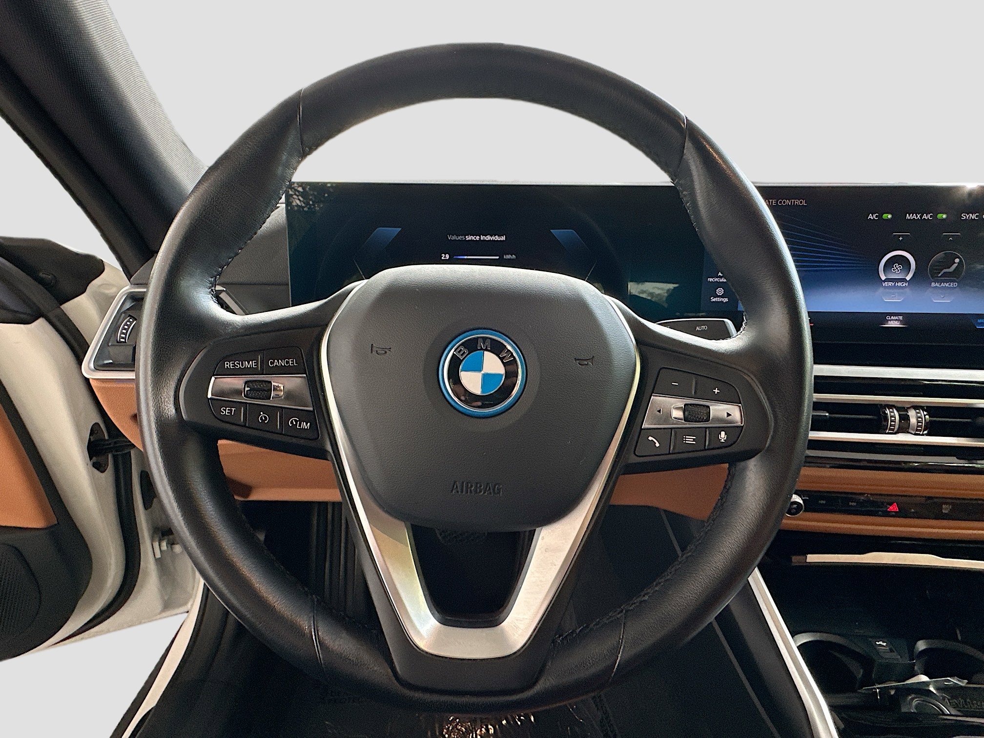 Used 2023 BMW i4 eDrive35 RWD image 11