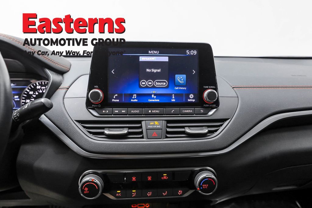 Used 2022 Nissan Altima 2.5 SR FWD image 12