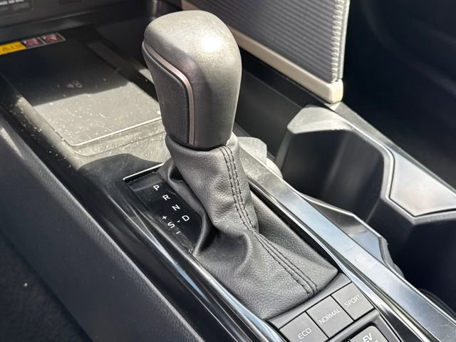 Used 2025 Toyota Camry SE FWD image 15