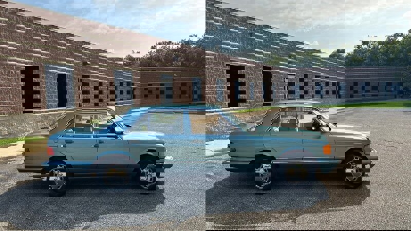 Used 1991 Mercedes-Benz 300 SE image 4