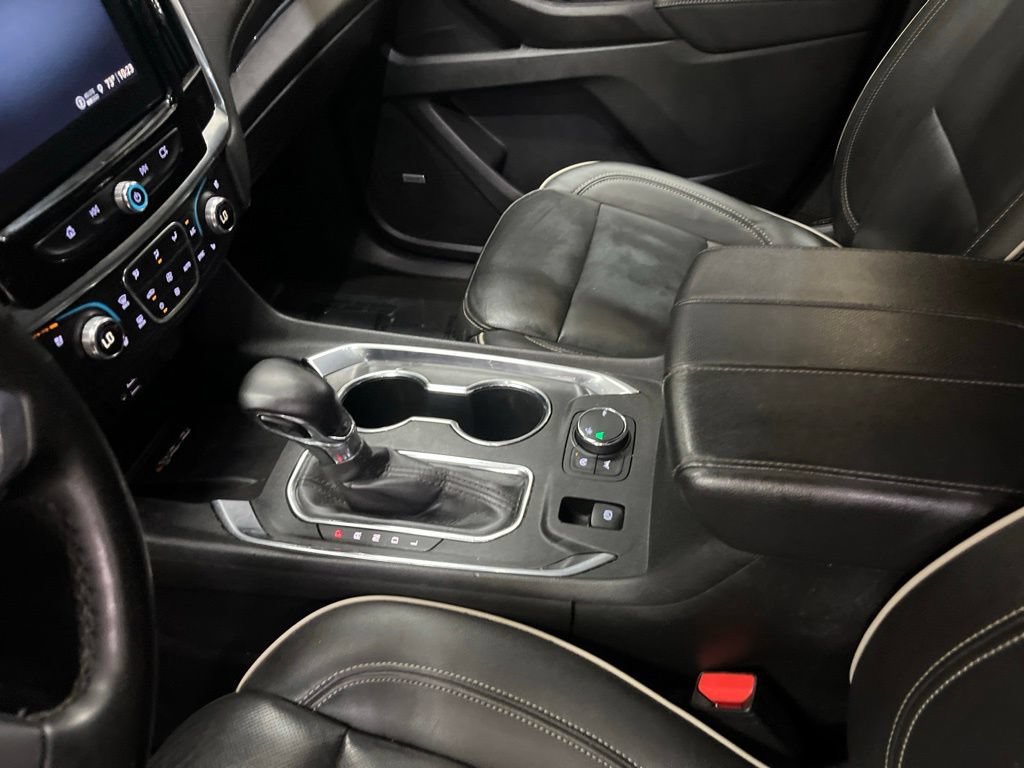 Used 2023 Chevrolet Traverse Premier w/ Redline Edition FWD image 17