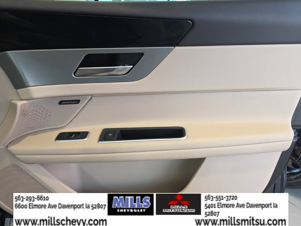 Used 2018 Jaguar XF Premium AWD/4WD image 29