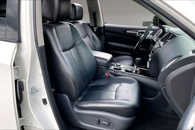 Used 2013 Nissan Pathfinder Platinum AWD/4WD image 25