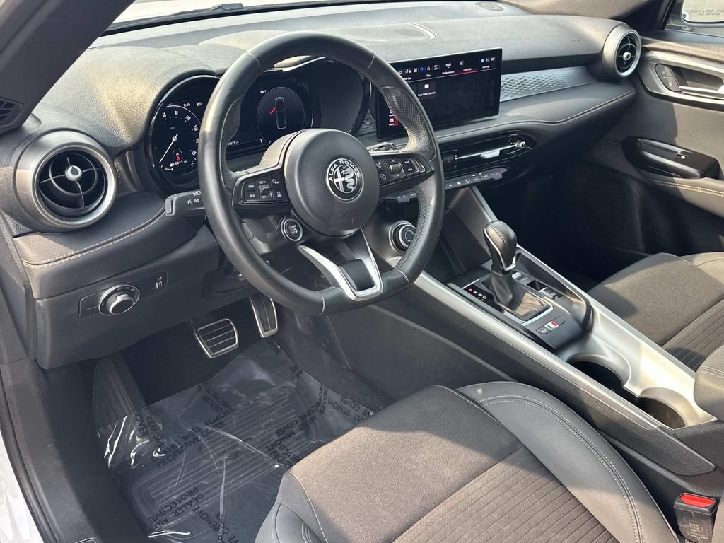 Used 2025 Alfa Romeo Tonale AWD/4WD image 2