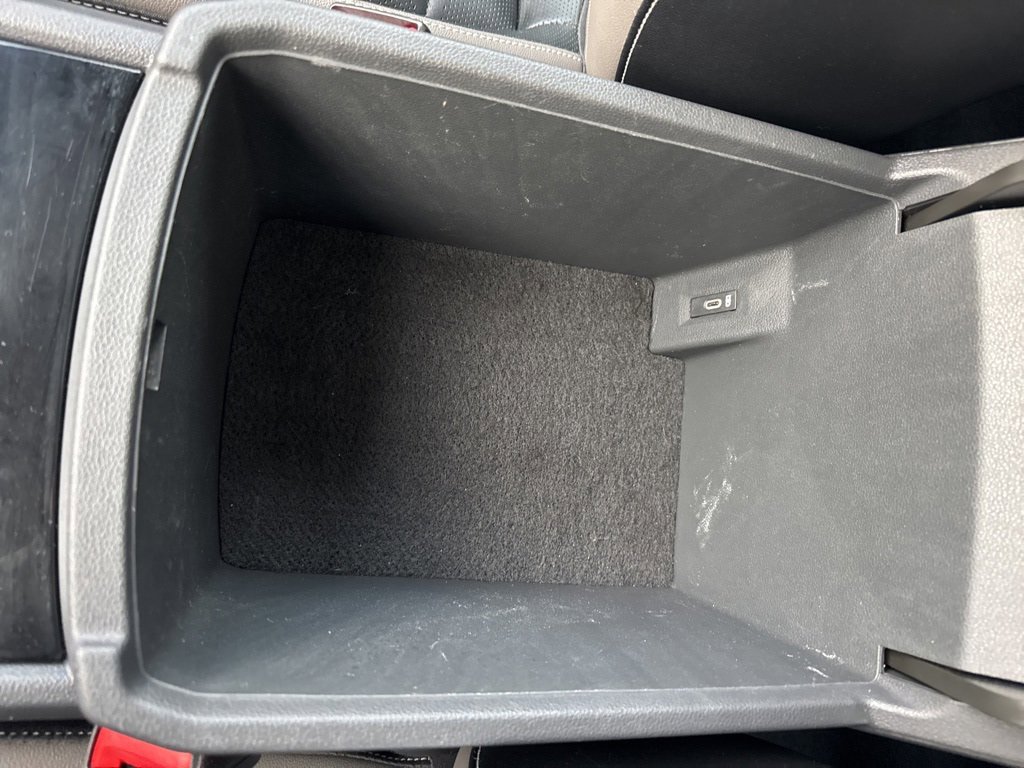 Used 2021 Volkswagen Atlas Cross Sport SEL Premium image 31