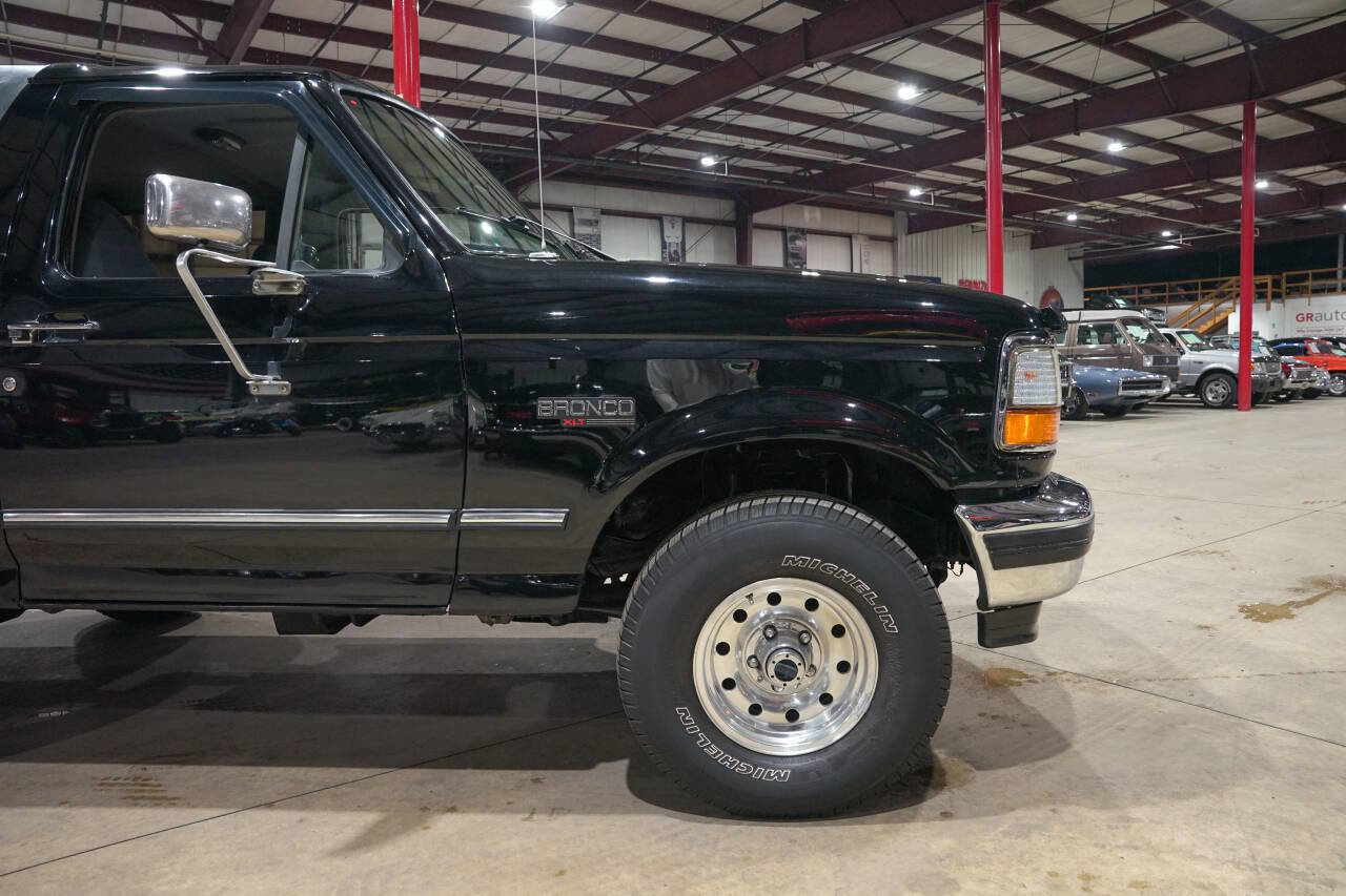 Used 1996 Ford Bronco XLT image 11
