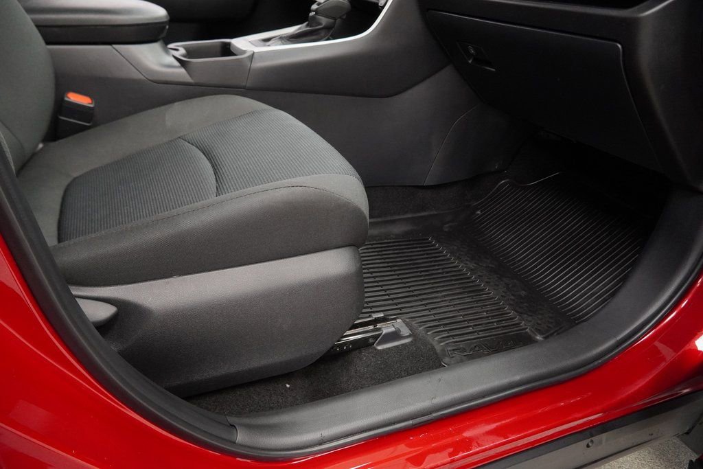 Used 2025 Toyota RAV4 LE image 46