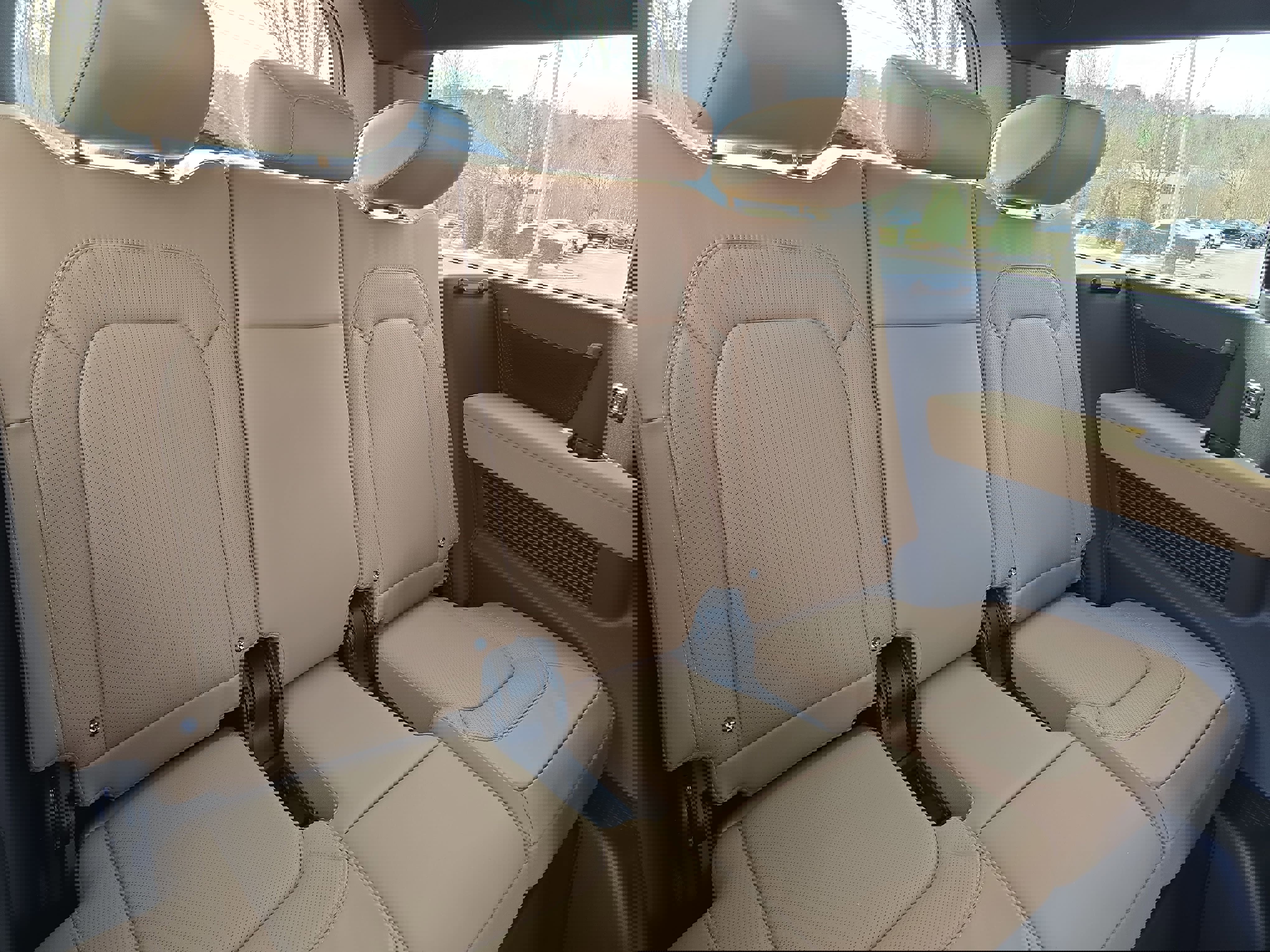 New 2026 Land Rover Defender 130 X-Dynamic SE image 12