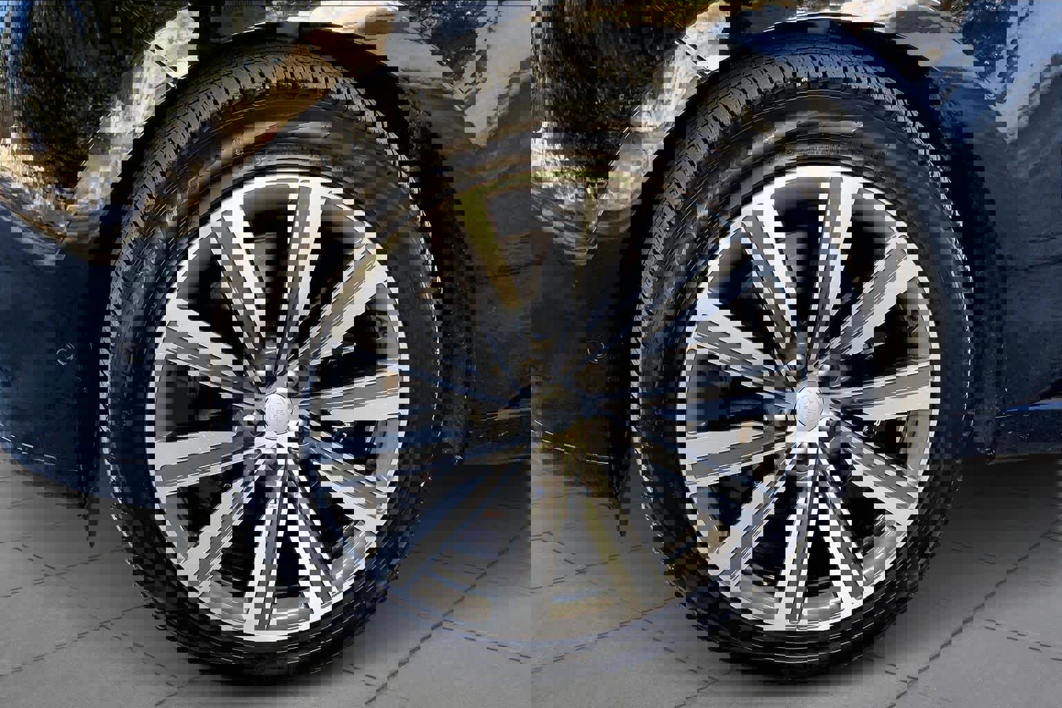 Used 2023 Land Rover Range Rover Autobiography image 11