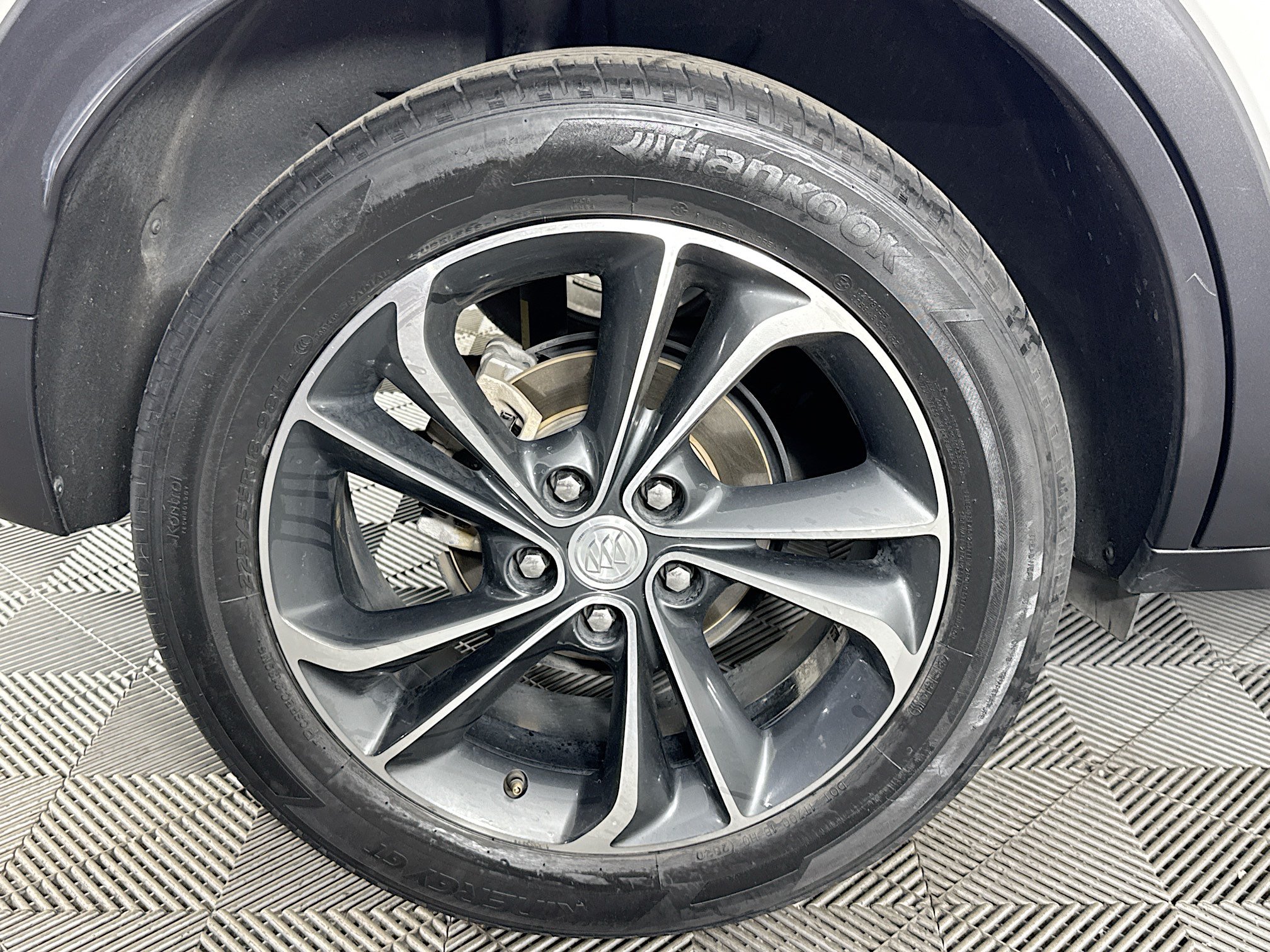 Used 2022 Buick Encore GX Essence FWD image 55