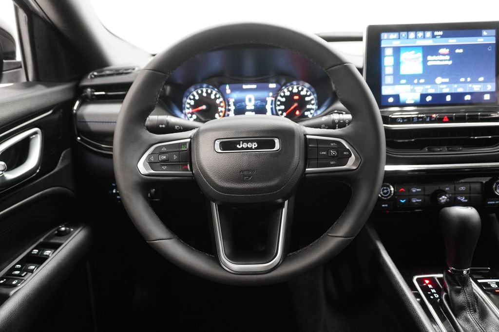 New 2026 Jeep Compass Latitude image 14