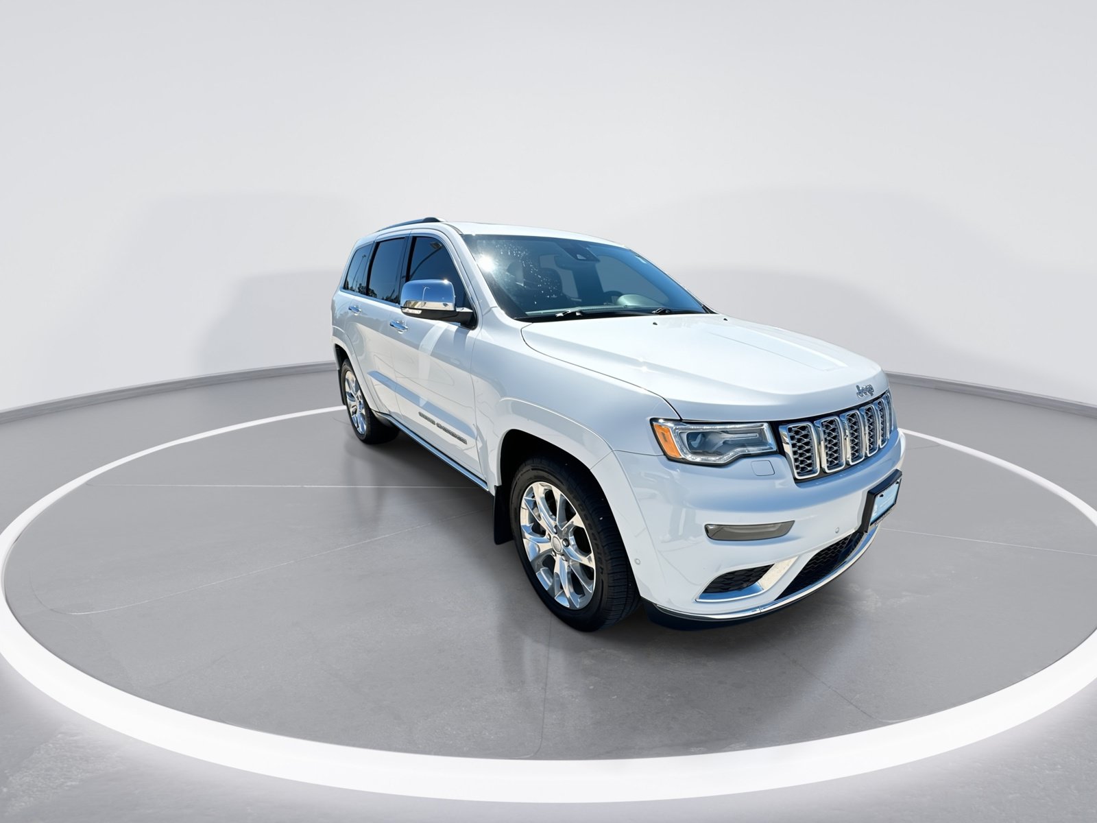 Used 2019 Jeep Grand Cherokee Summit AWD/4WD image 2