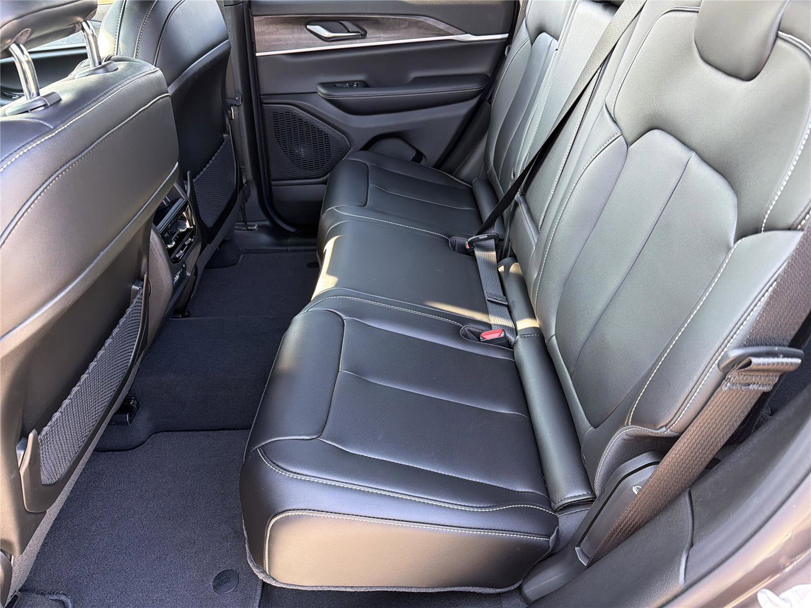 New 2025 Jeep Grand Cherokee Limited image 21