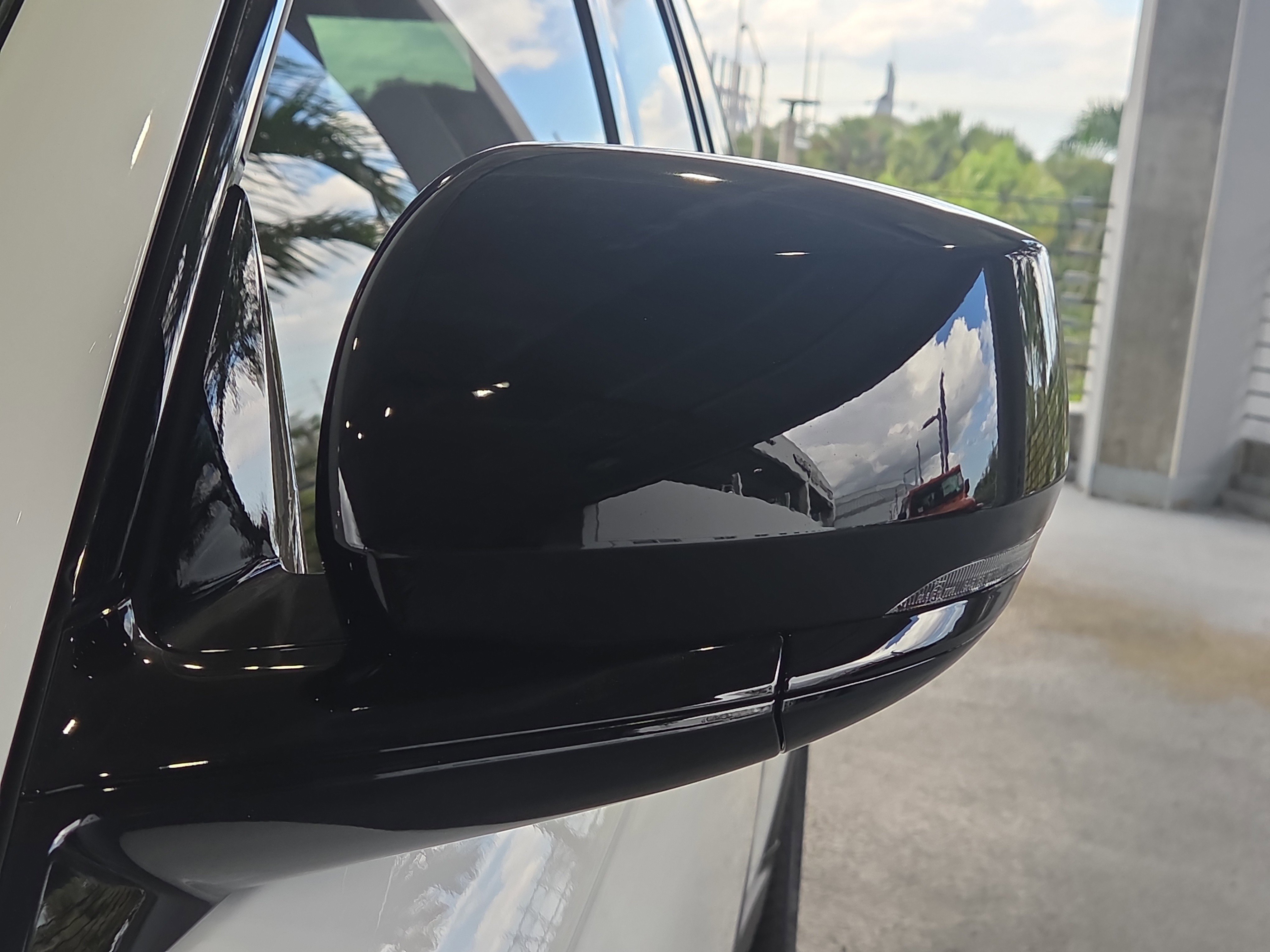 New 2025 Jeep Grand Cherokee Limited w/ Black Appearance Package RWD image 12