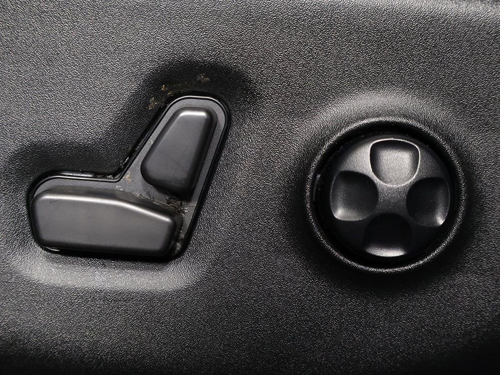 Used 2023 Chrysler Pacifica Limited w/ Uconnect Theater Family Group image 33