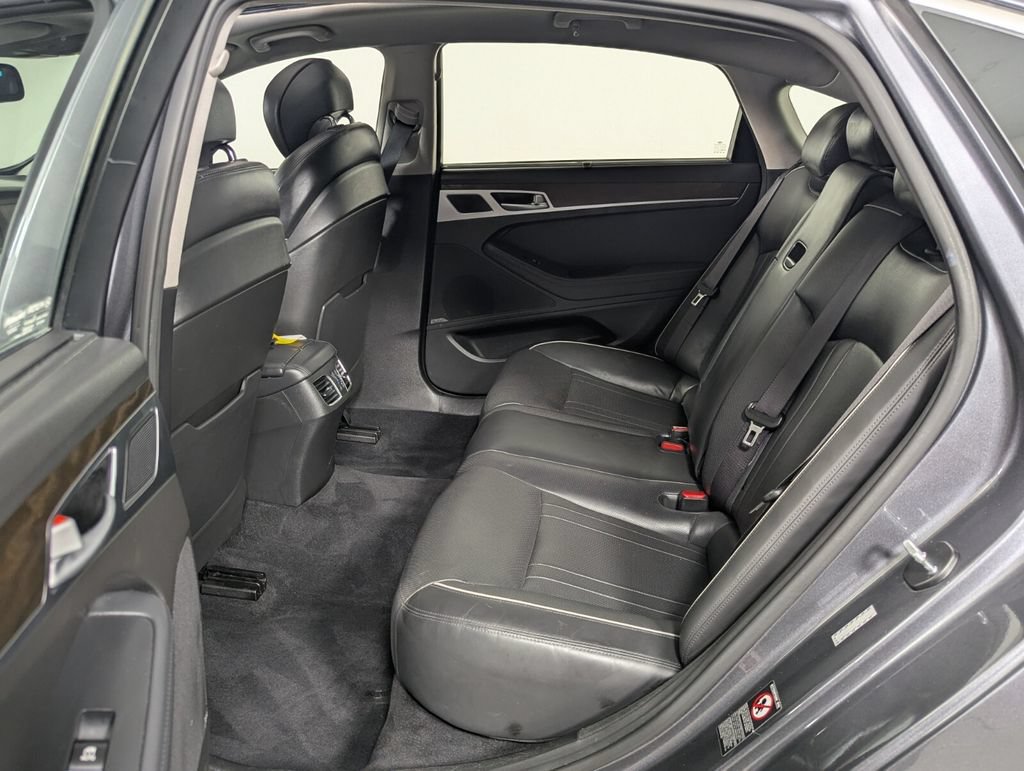 Used 2015 Hyundai Genesis 5.0 RWD image 23