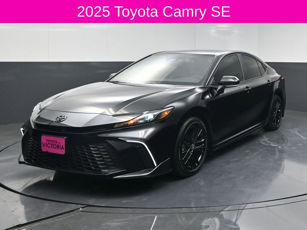Used 2025 Toyota Camry SE image 2