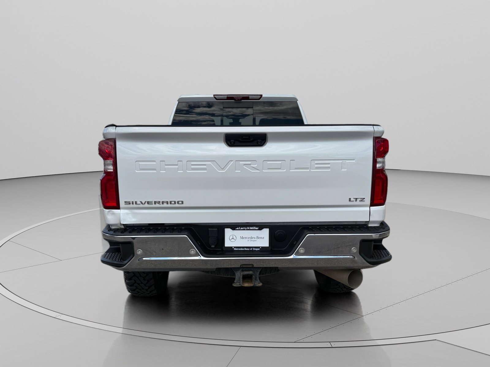 Used 2022 Chevrolet Silverado 2500 LTZ w/ LTZ Convenience Package image 4
