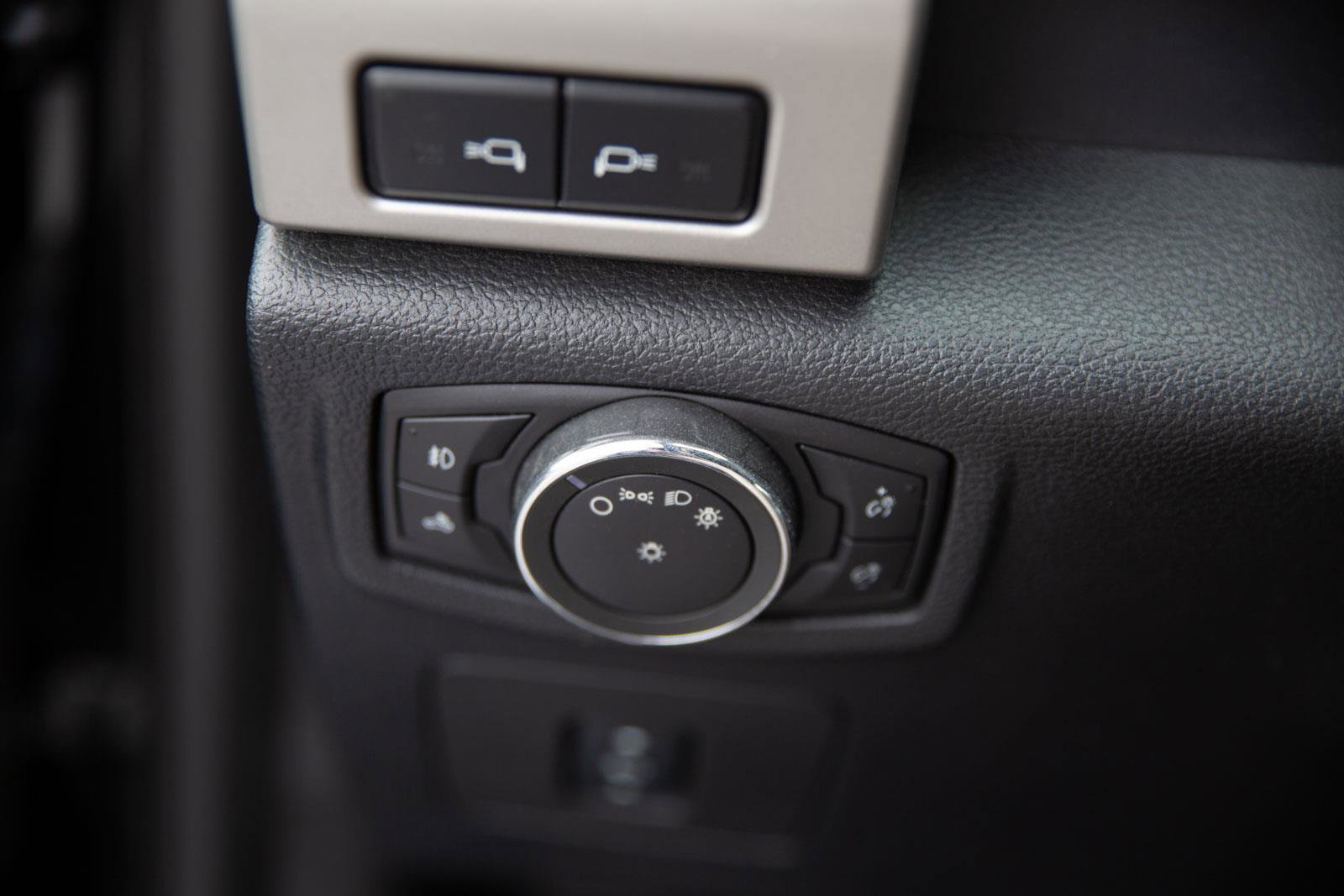 Used 2017 Ford F150 Lariat w/ Equipment Group 502A Luxury image 20