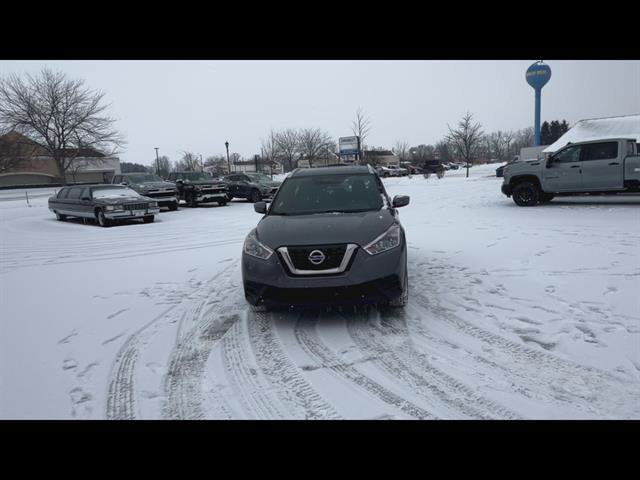Used 2019 Nissan Kicks SV image 3