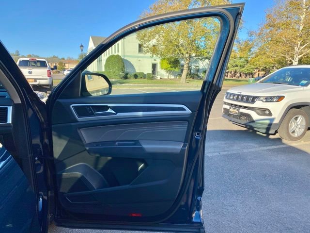 Used 2021 Volkswagen Atlas SEL R-Line image 31