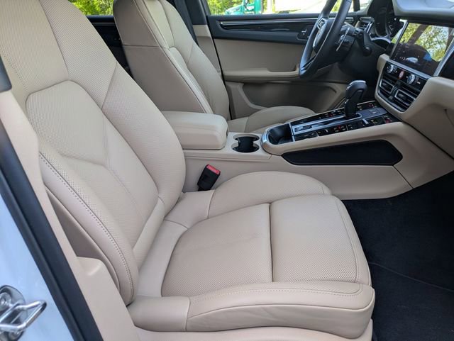 Used 2026 Porsche Macan AWD/4WD image 31