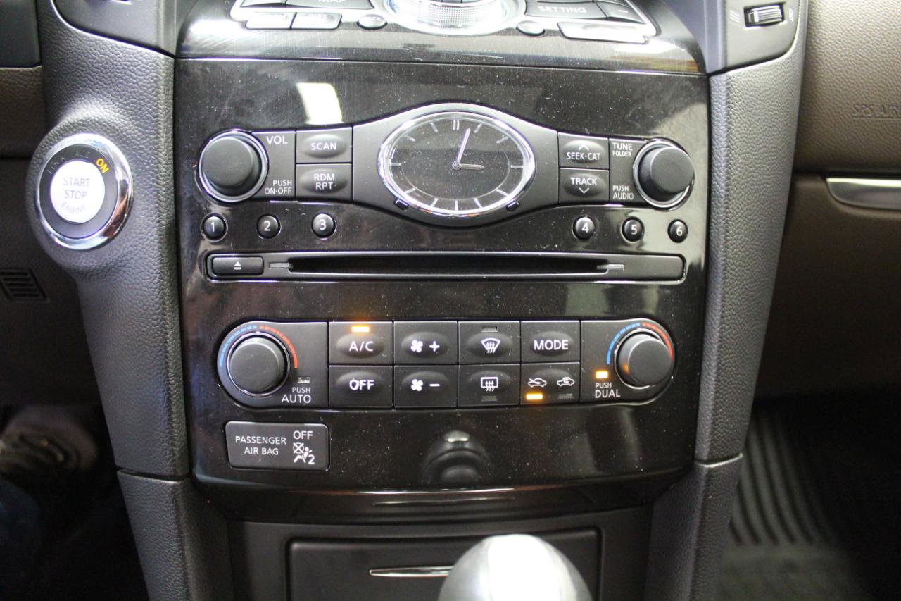 Used 2013 INFINITI FX37 AWD w/ Premium Pkg image 18