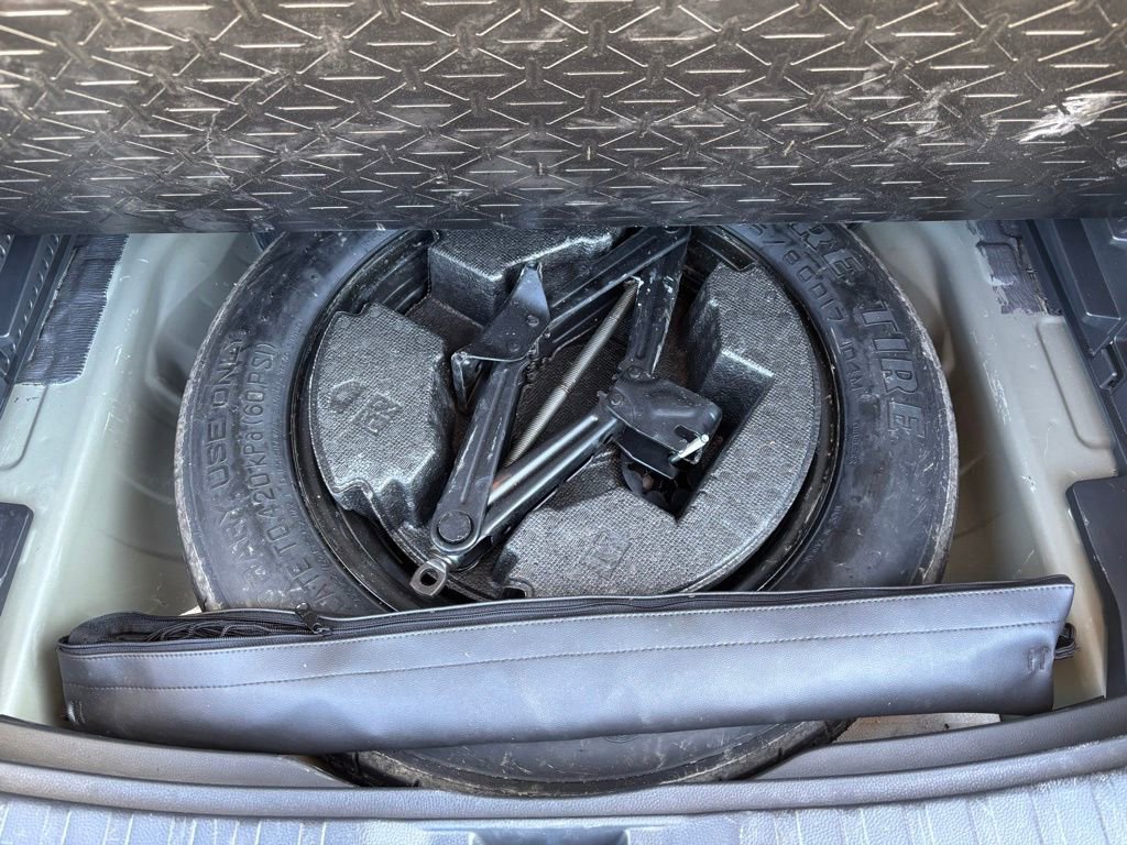 Used 2024 Toyota RAV4 XLE image 9