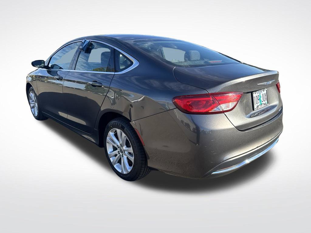 Used 2015 Chrysler 200 Limited FWD image 5