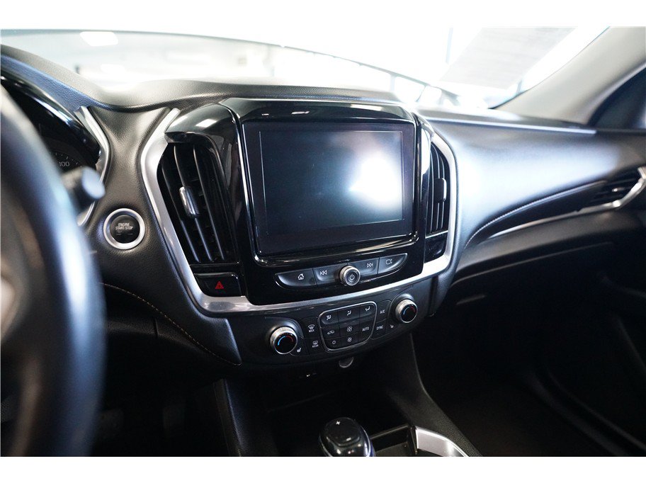 Used 2020 Chevrolet Traverse LT FWD image 21